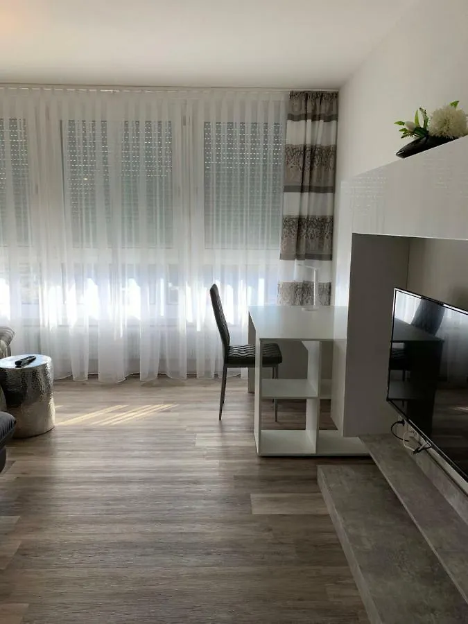 Tankbar\'S Apartment contacts